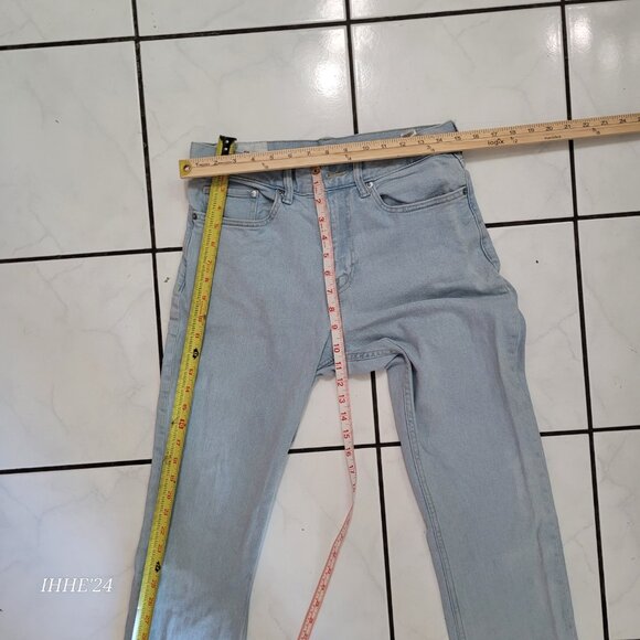 H&M  Men' Slim Fit Light Wash Denim Jeans 29/32 - Picture 5 of 8